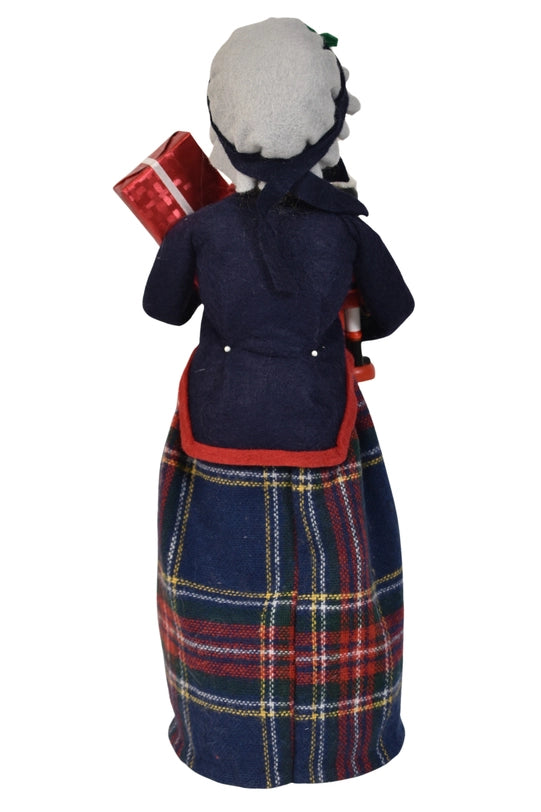 Byers Choice Nutcracker Family Woman