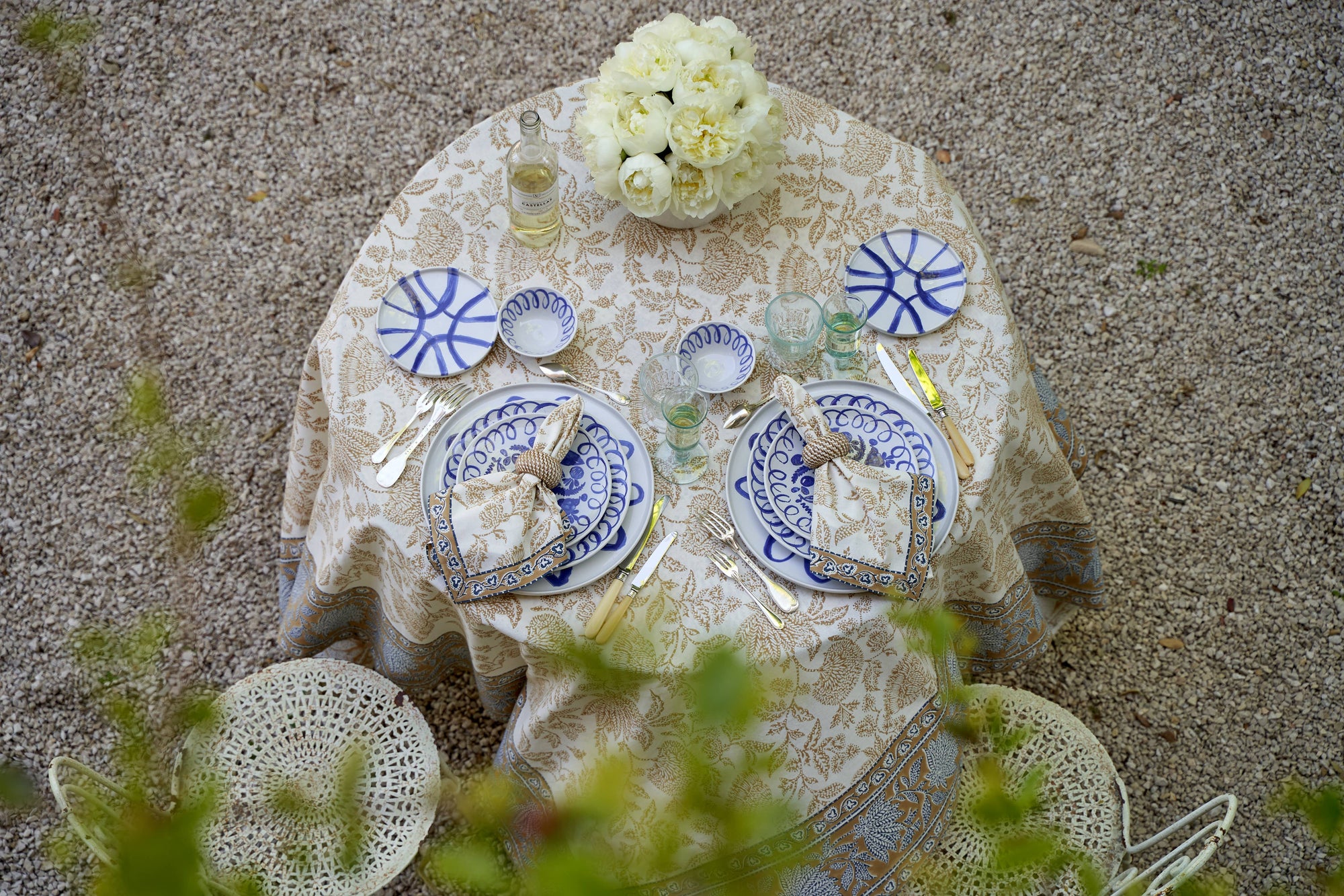 Amalfi Appetizer Plate, White & Blue