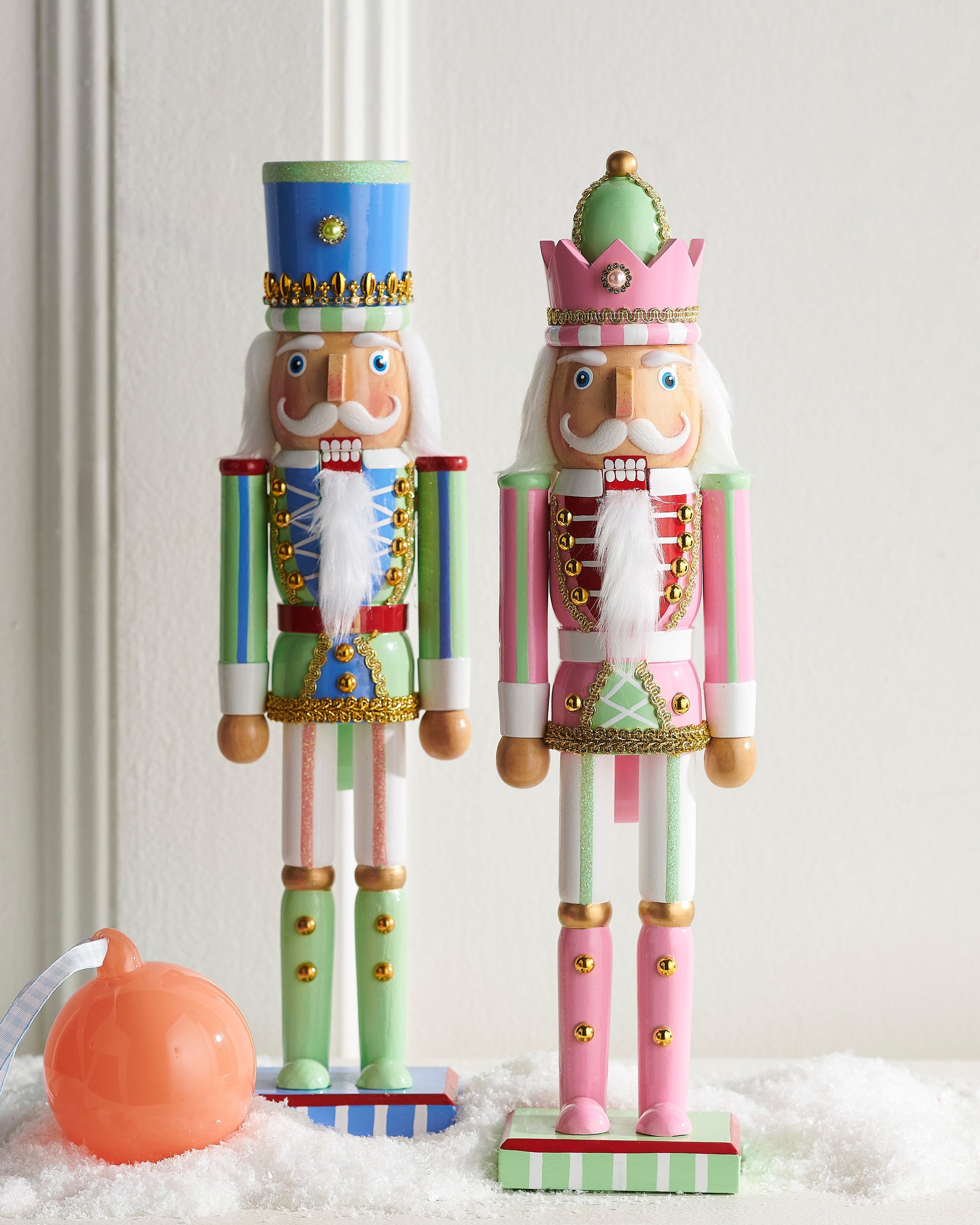 Tillsbury Nutcracker, Green