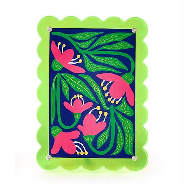 Scalloped Acrylic Photo Frame, 4 x 6, Green
