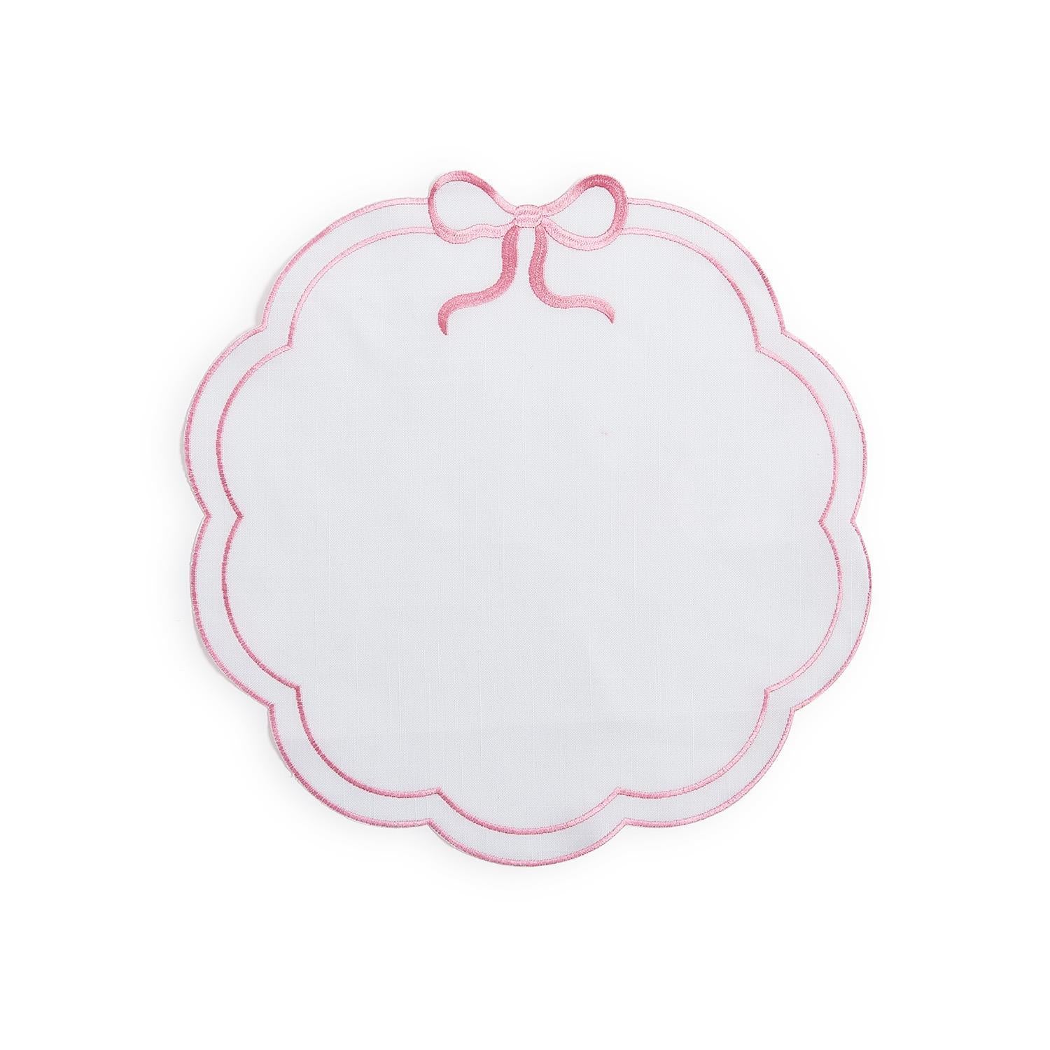 Embroidered Bow Placemat with Scalloped Edge, Set of 4