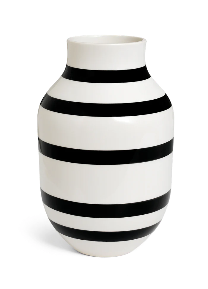 Omaggio Black Vase, 12.2"