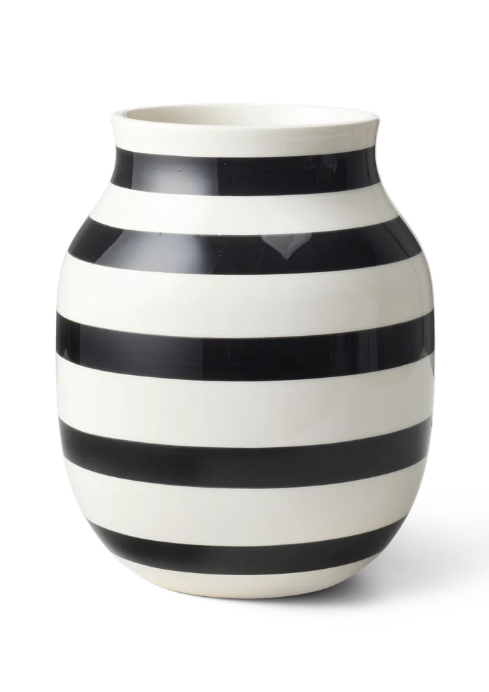 Omaggio Black Vase, 7.9"