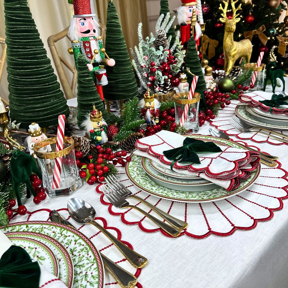 Pippa Napkins, White & Red, Set of 4