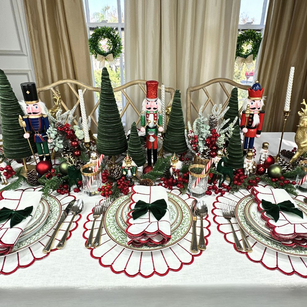 Pippa Napkins, White & Red, Set of 4