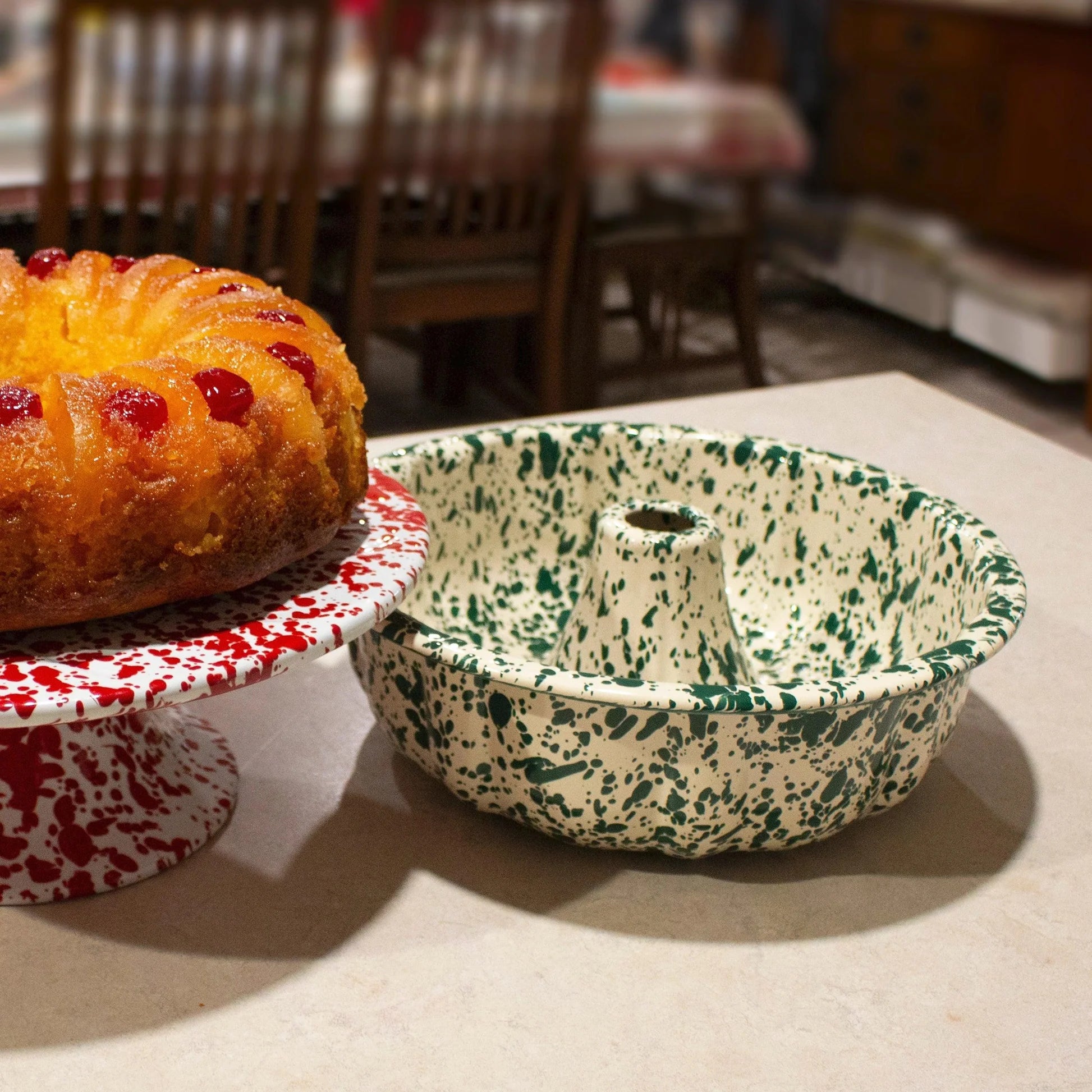 Golden Rabbit Splatter Bundt Pan, Green & Cream