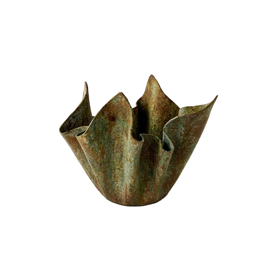Elizabeth Resin Handkerchief Planter, Moss