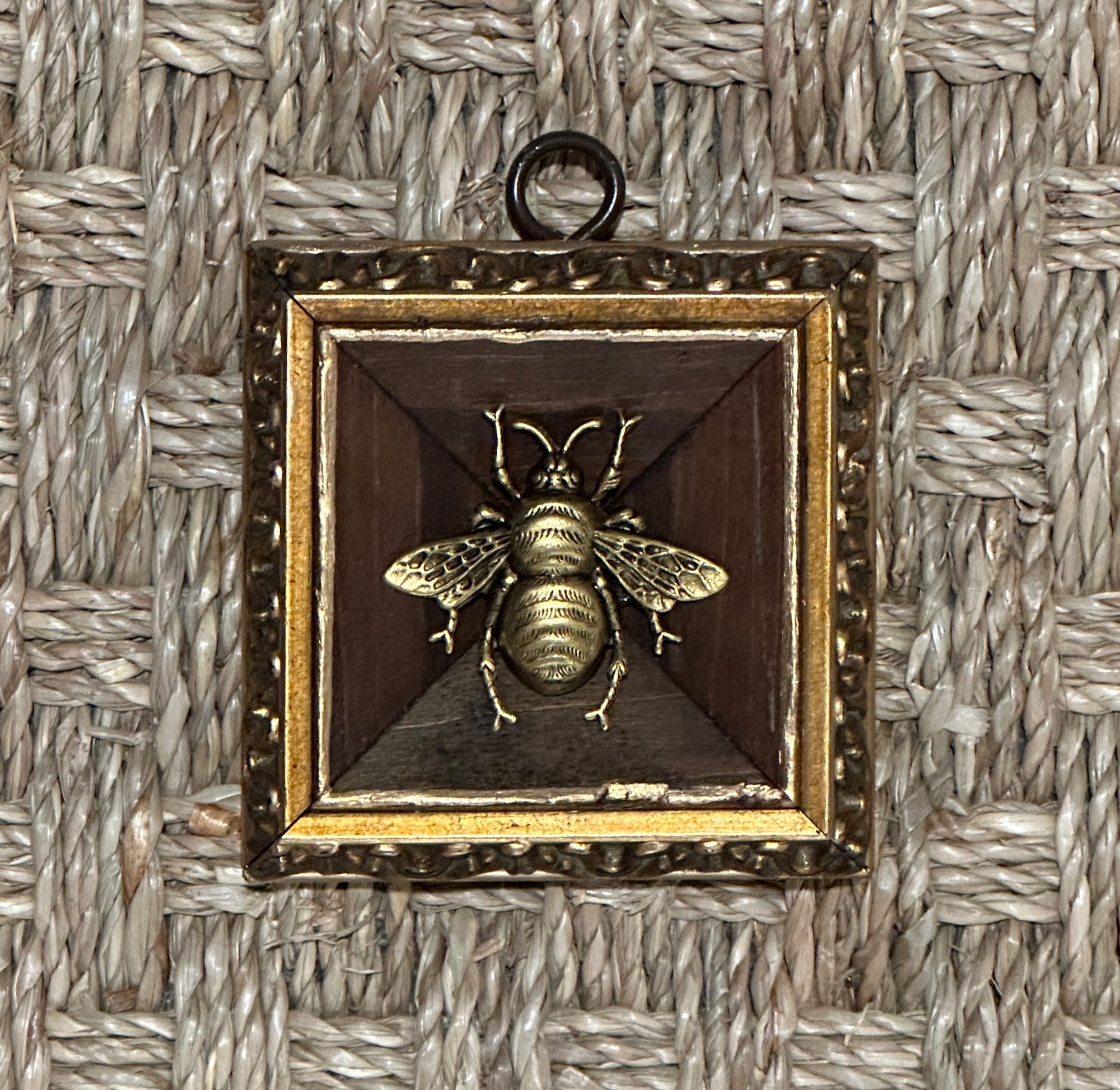 Museum Bee, Wooden Frame with Grande Bee