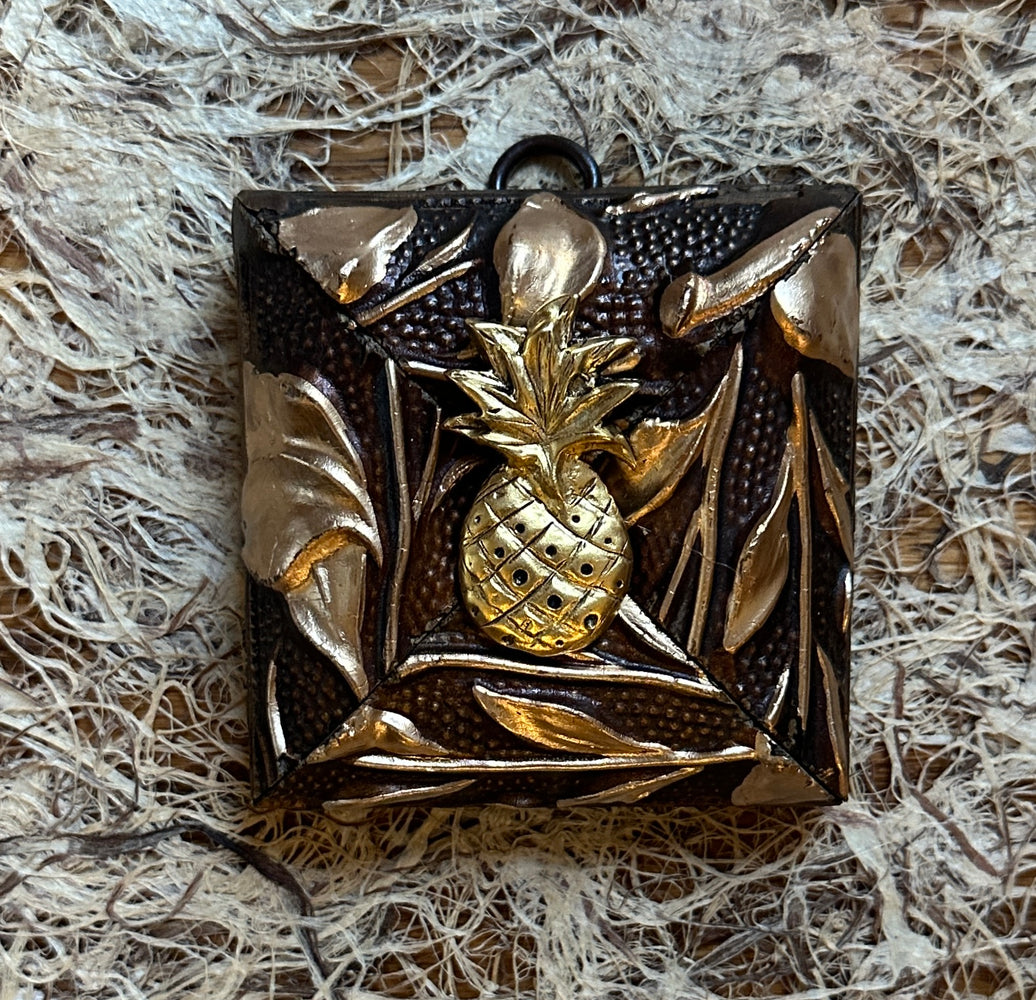 Museum Bees Wooden Frame with Dragon on Beads