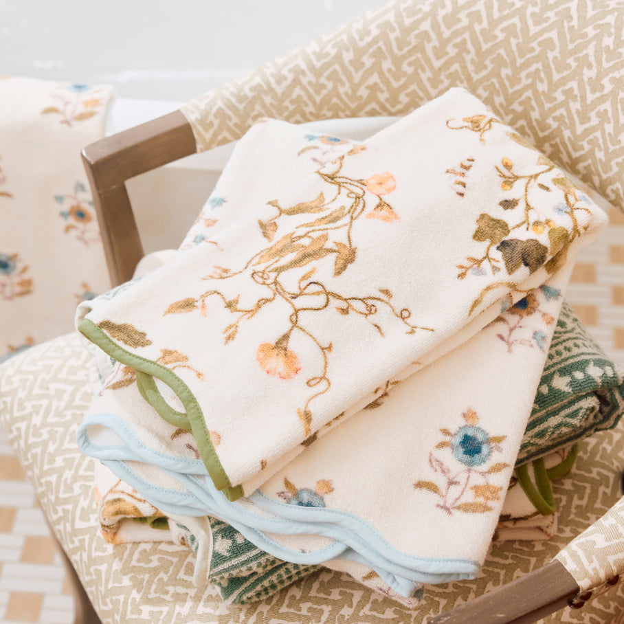 Leah O'Connell x Weezie Floral Scallop Hand Towel Pair, Vivian Magnolia