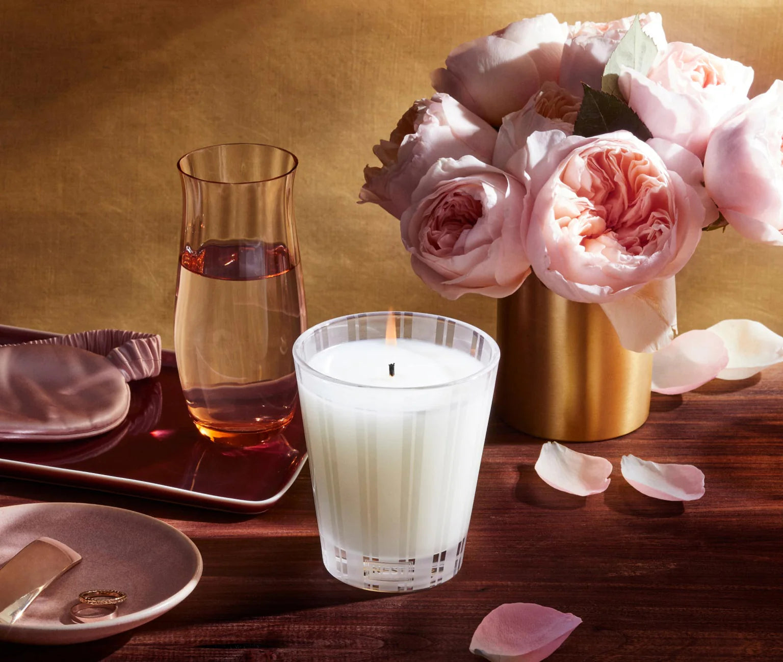Nest Rose Noir & Oud Candle - Thumbnail 3