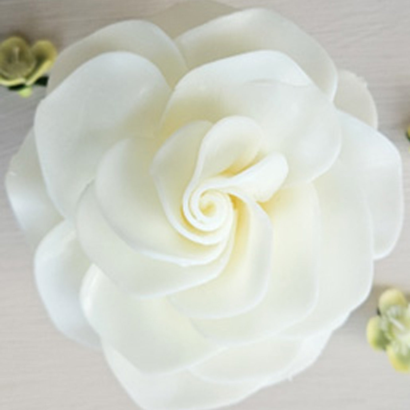 Petite Graceful Day Gardenia Soap on Pedestal