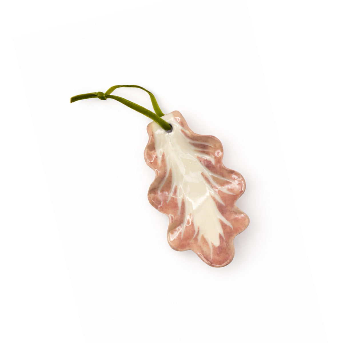 Minnie-Mae Radicchio Leaf Handing Bauble, Pink