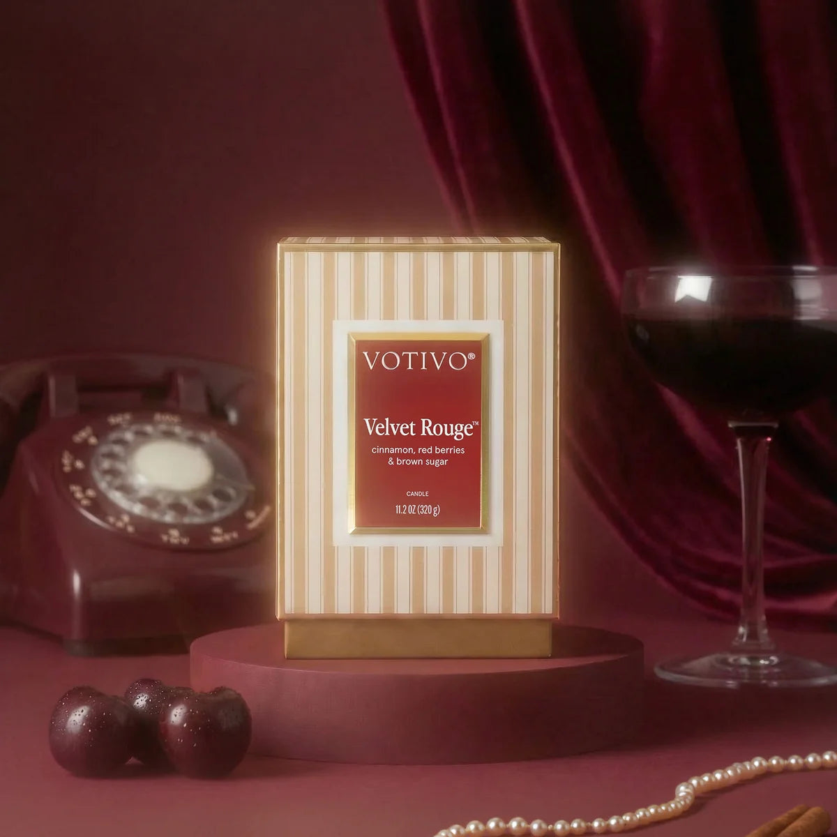 Votivo Velvet Rouge Holiday Candle