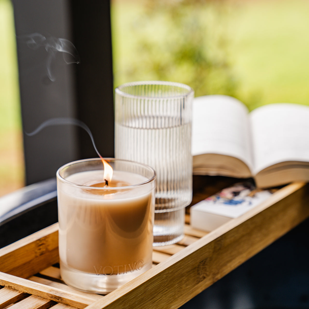 Votivo Clean Crisp White 10 oz. Signature Candle
