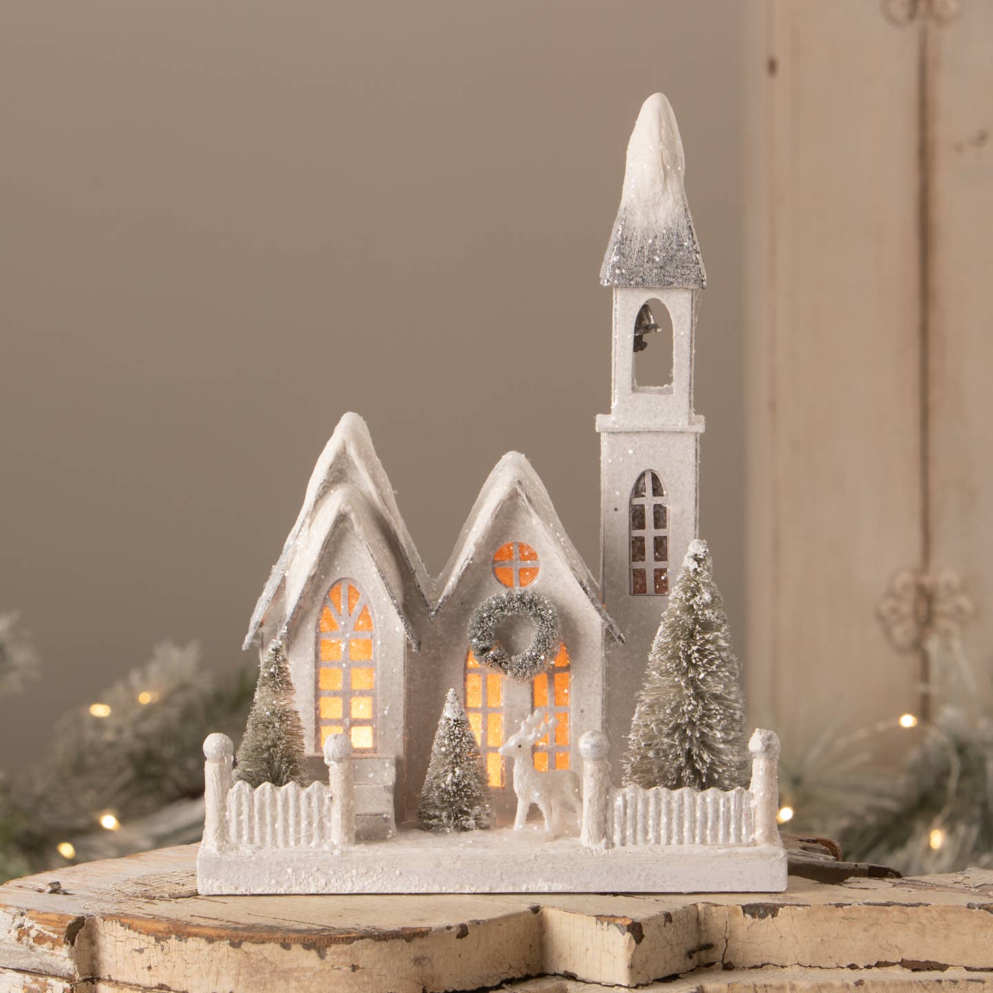 Snowy Ivory Church, Medium