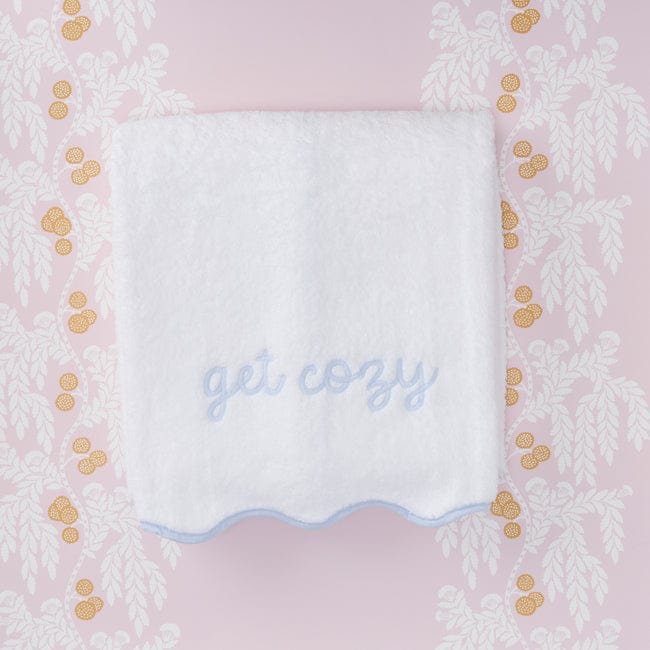 Weezie Scallop Bath Towel, Light Blue on White