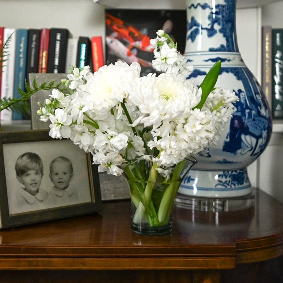 Petite Lettuce Leaf Vase, Clear