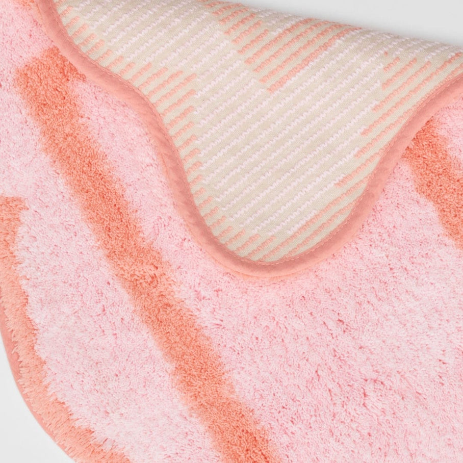 Weezie Scallop Bath Rug, Posy
