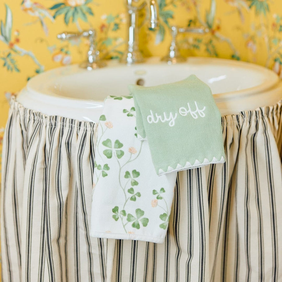 Weezie Stitched Edge Powder Bath Towels Pair, White on Green