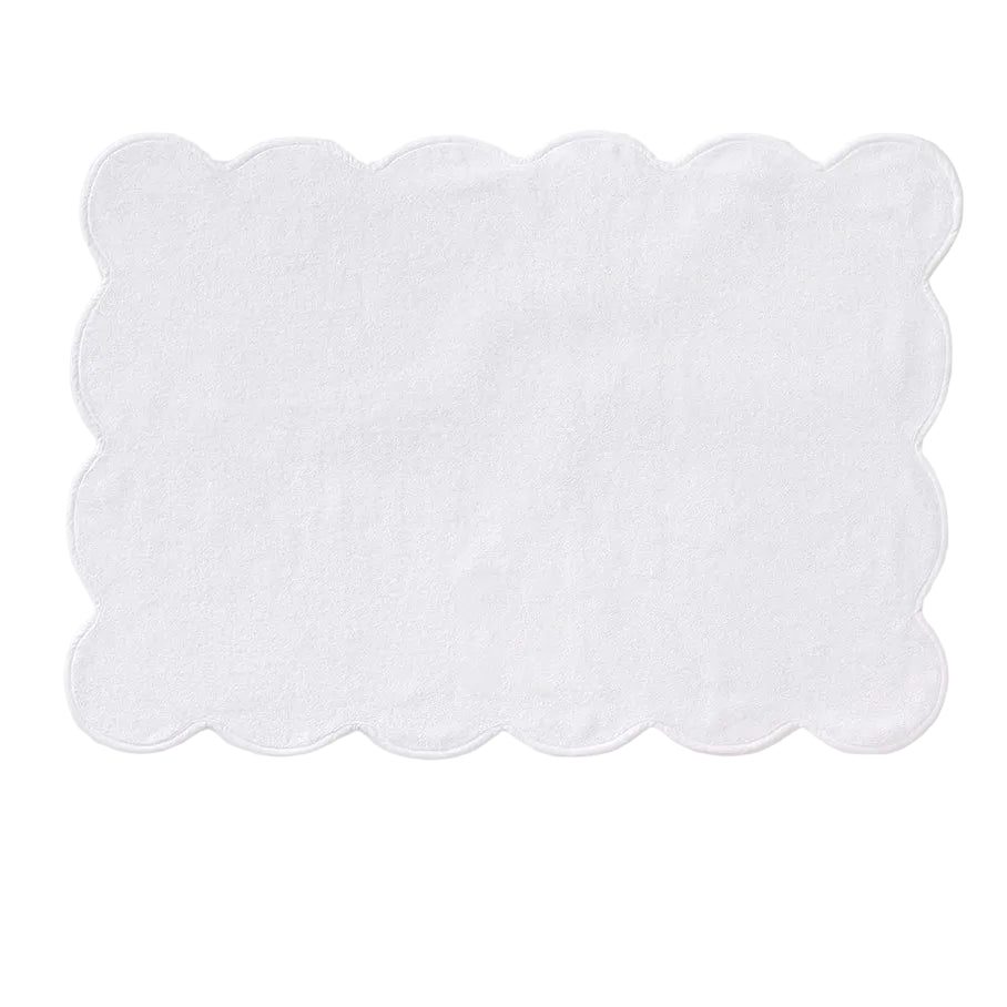 Weezie Scallop Bath Mat, White on White