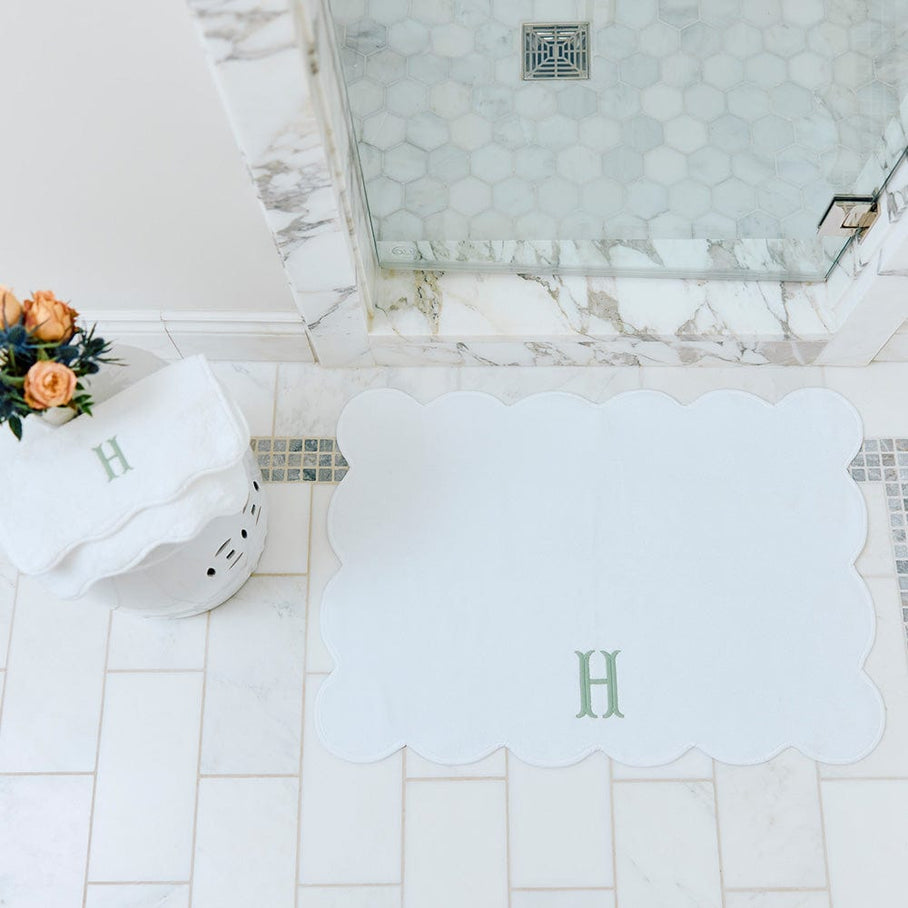 Weezie Scallop Bath Mat, White on White