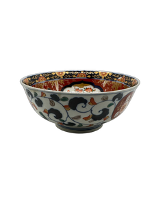 Medium Red & Blue Imari Bowl  with Figural Interior - Hunt and Bloom