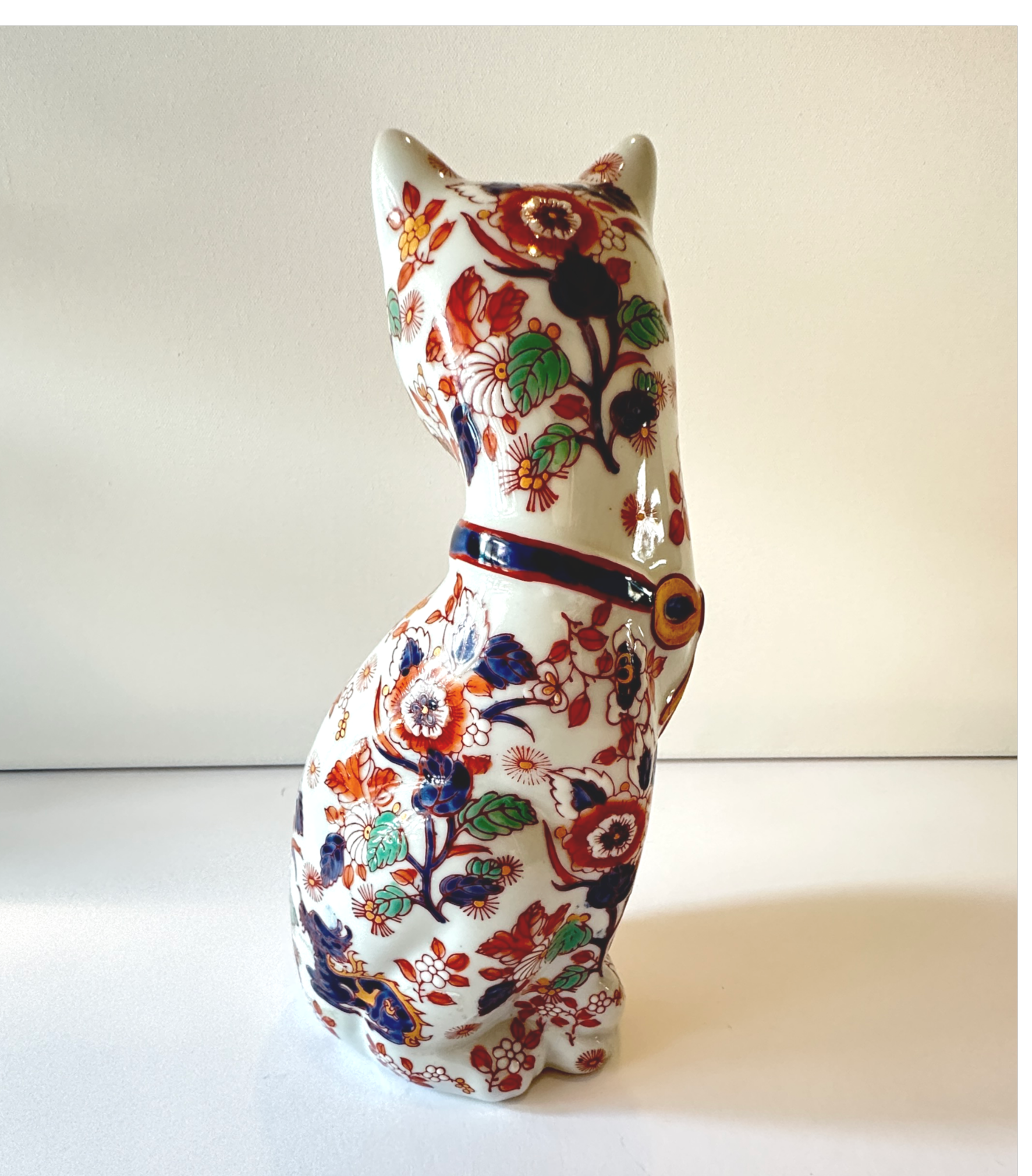 Imari Style Ceramic Cat - Hunt and Bloom